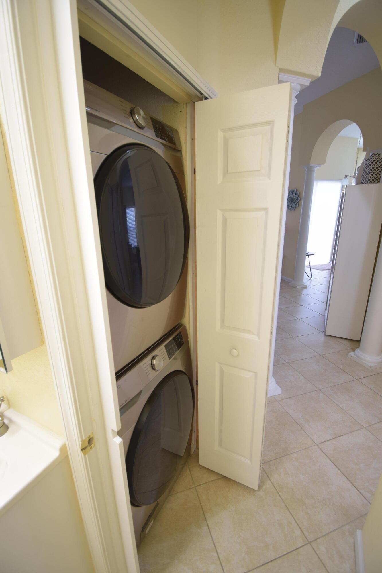 CASCADES AT ST LUCIE WEST - Residential Lease