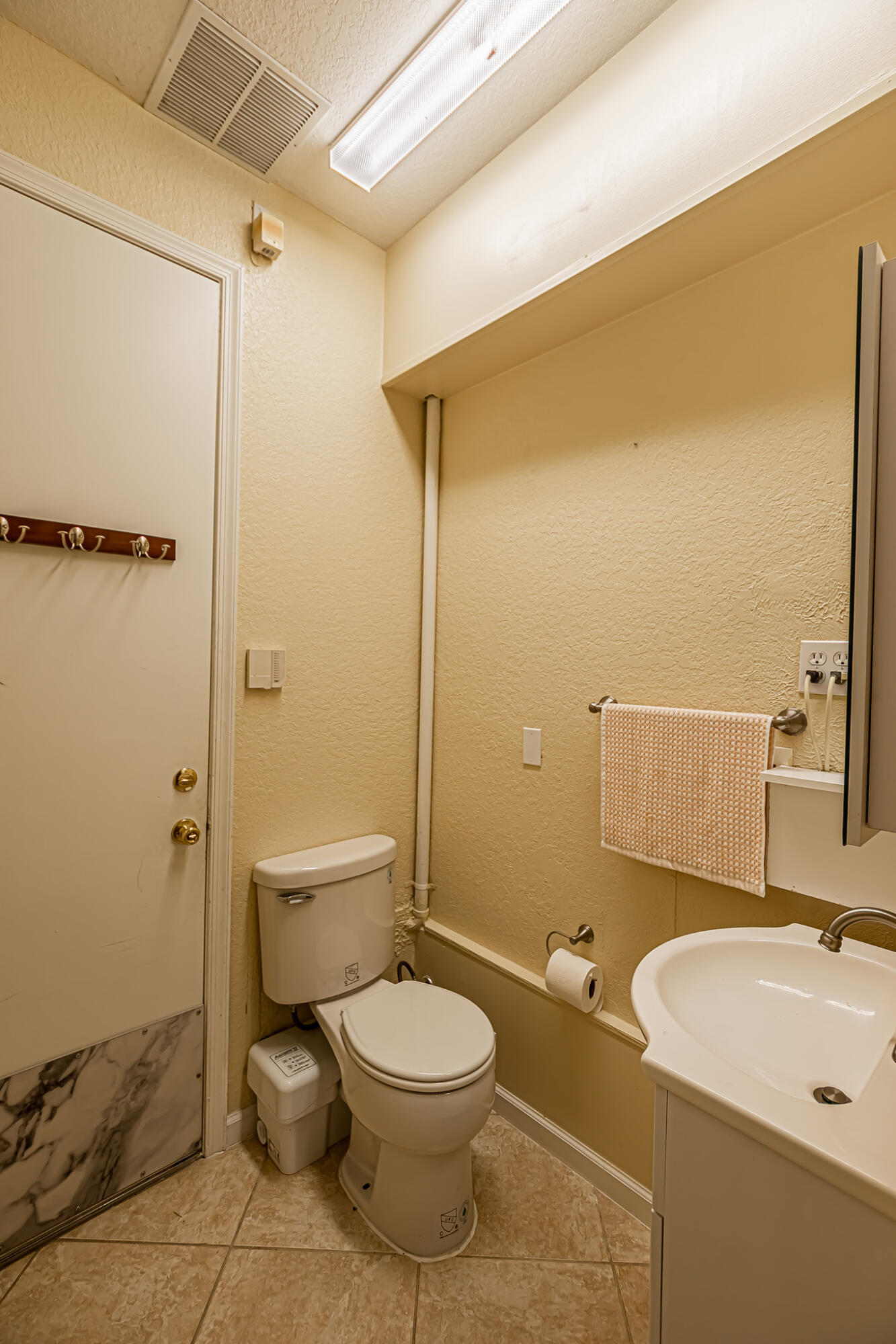 CASCADES AT ST LUCIE WEST - Residential Lease