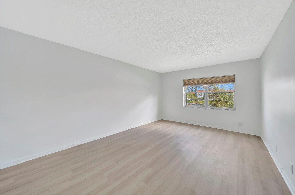 IVANHOE - Residential