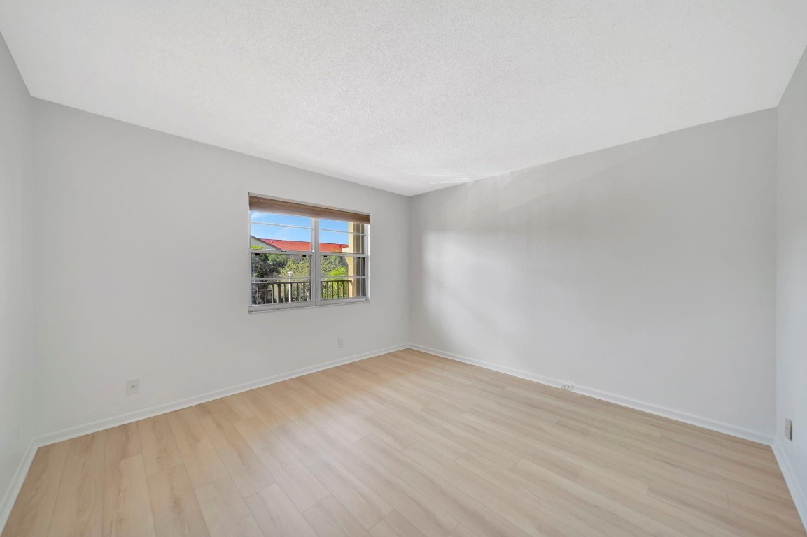 IVANHOE - Residential