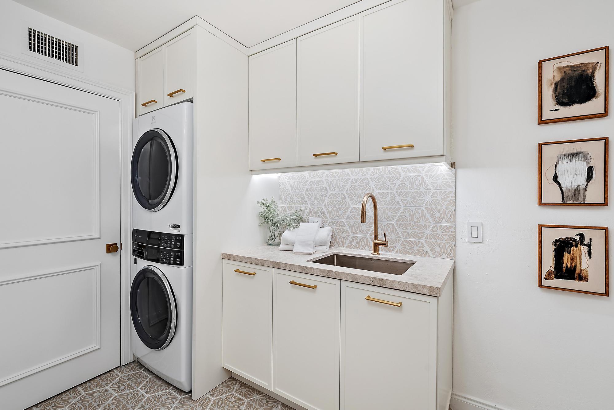 OCEAN PARK ADD 1 IN - Residential Lease