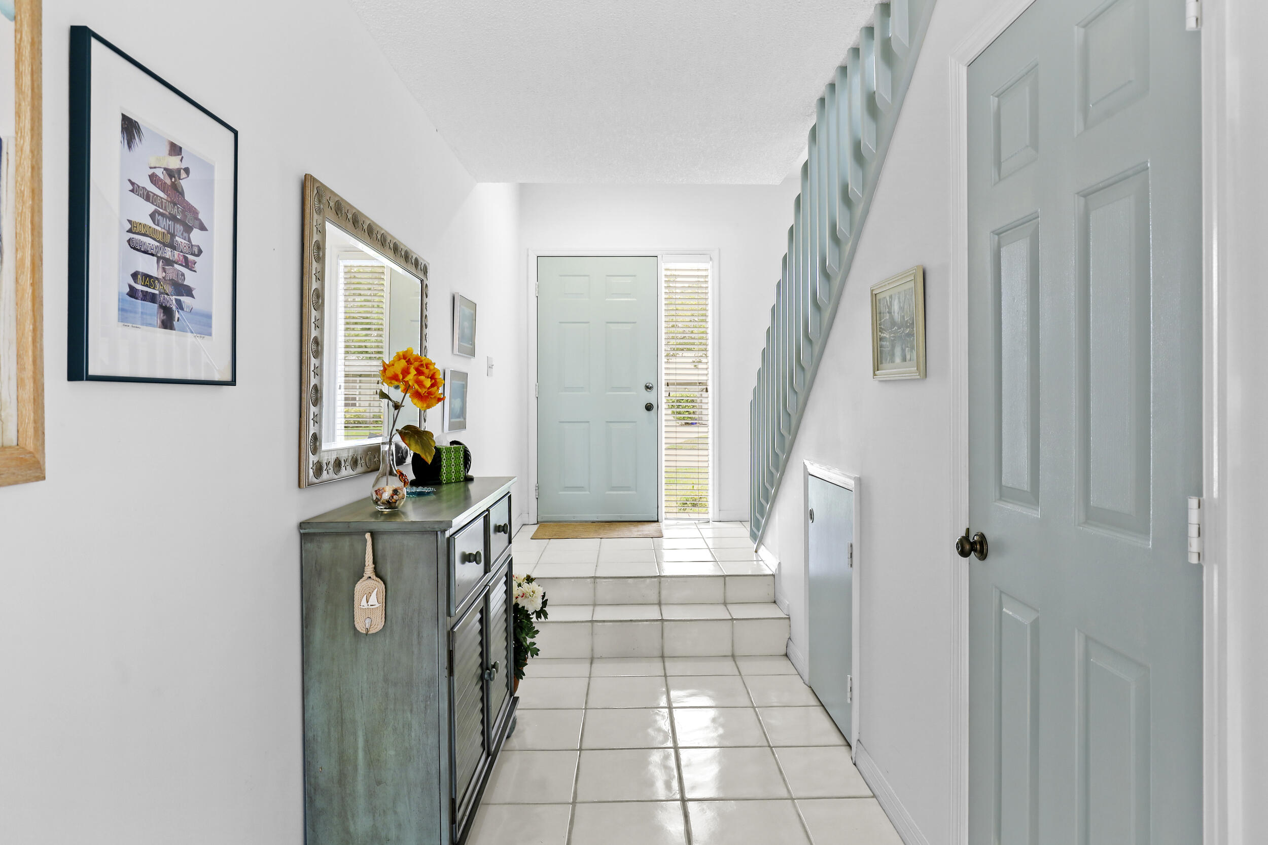 3280 NE Holly Creek Drive