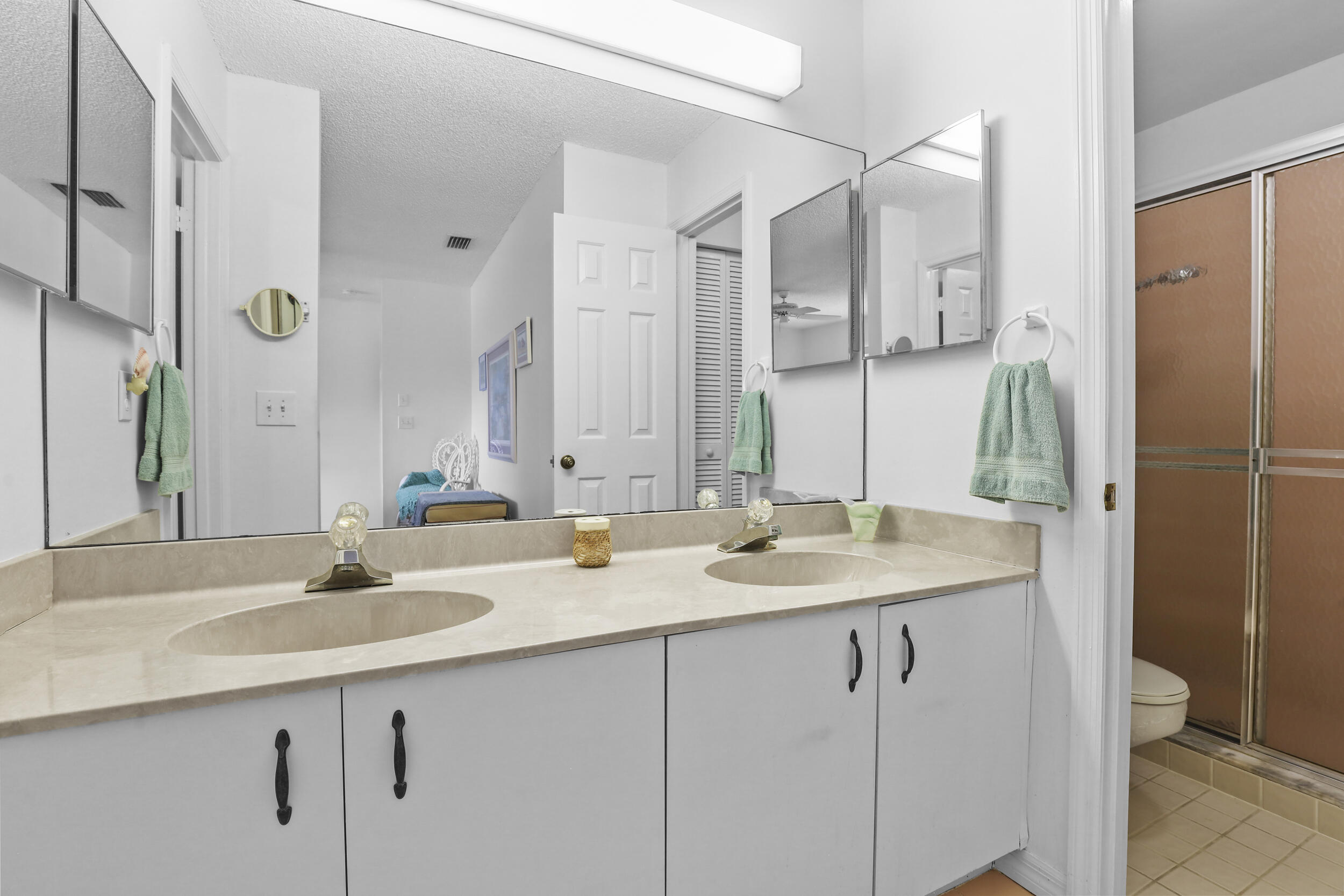 HOLLY CREEK - Residential