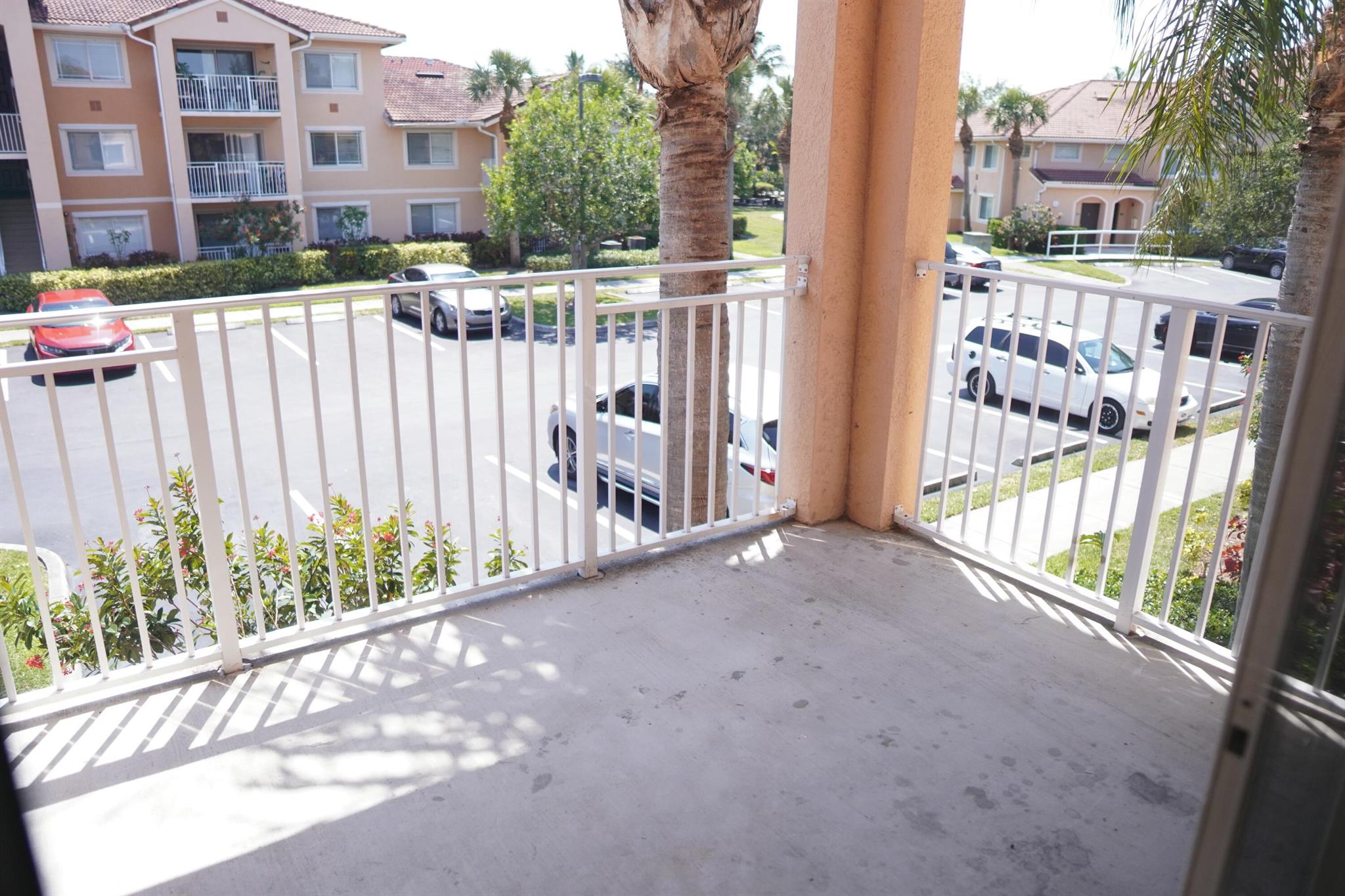 THE CLUB AT ST LUCIE WEST, A CONDOMINIUM - Residential Lease