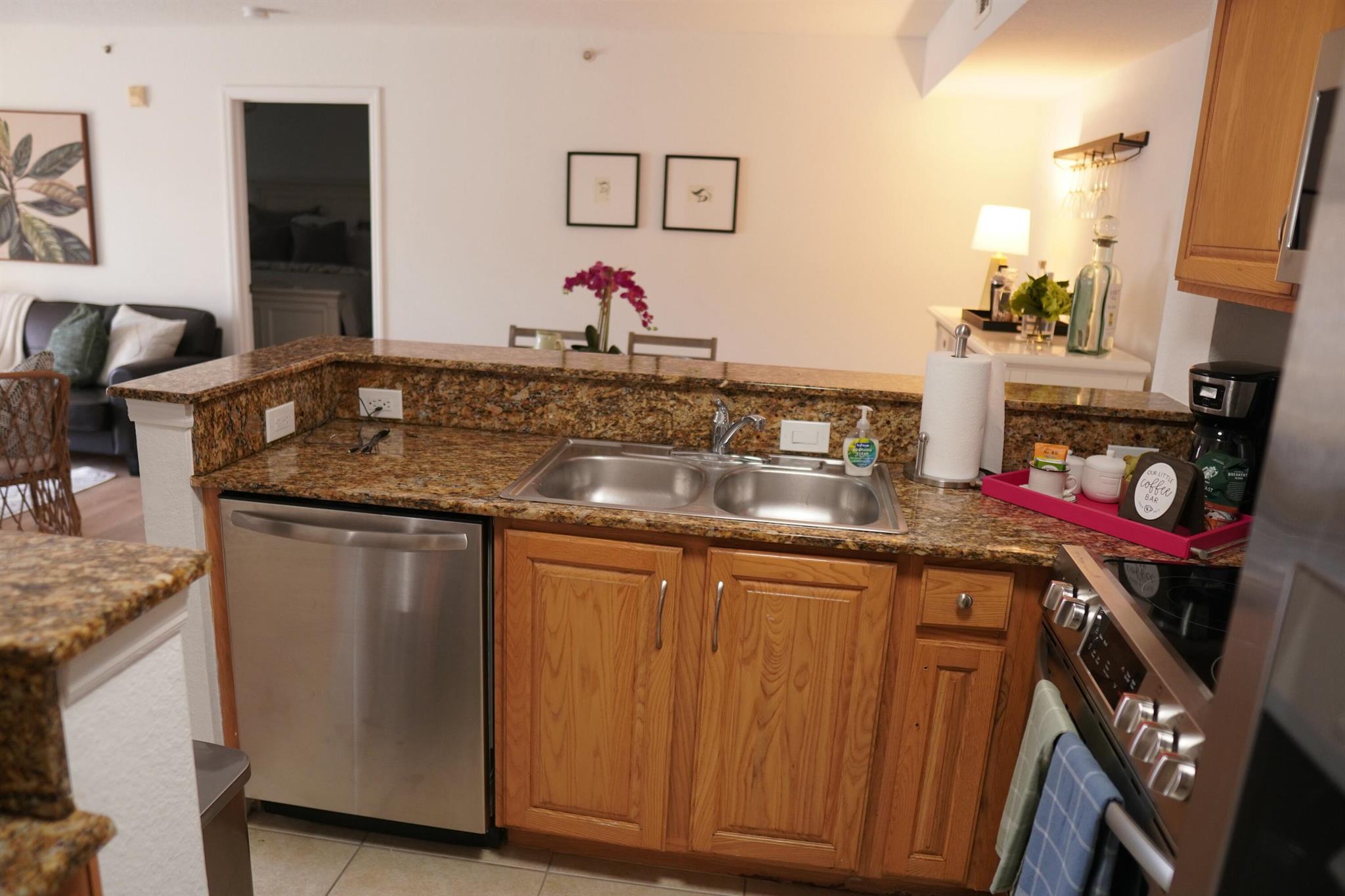 THE CLUB AT ST LUCIE WEST, A CONDOMINIUM - Residential Lease