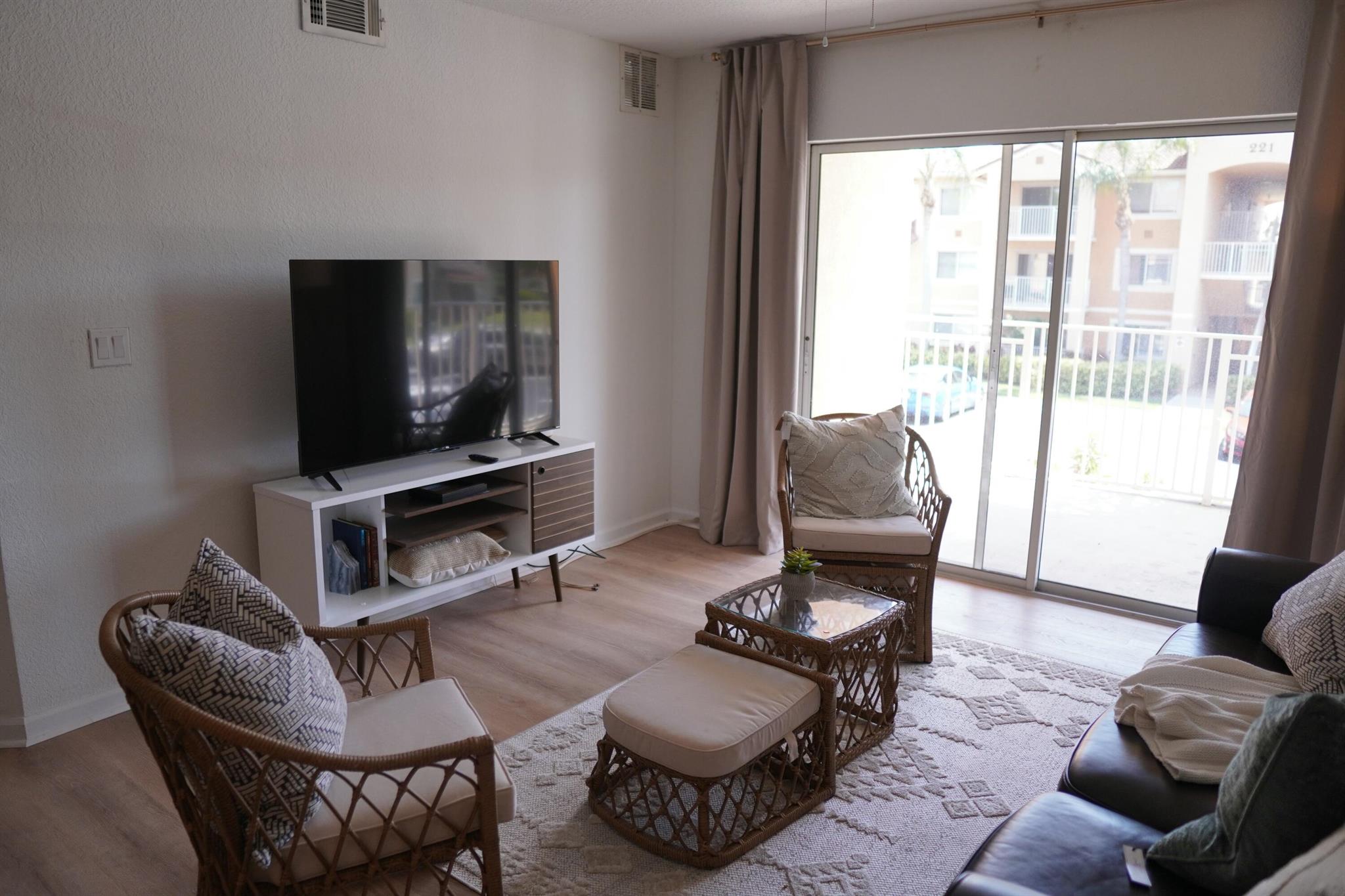 THE CLUB AT ST LUCIE WEST, A CONDOMINIUM - Residential Lease