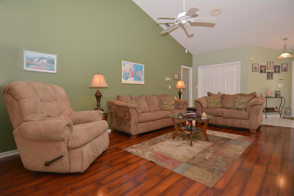 PRESIDENTIAL COVE - Residential