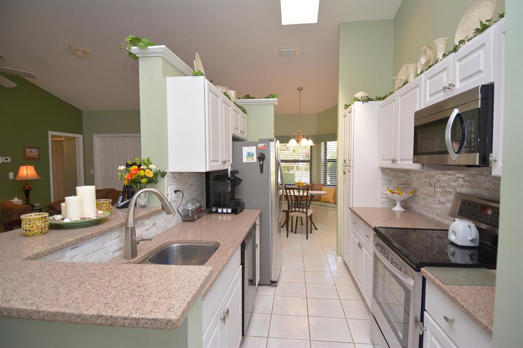 PRESIDENTIAL COVE - Residential