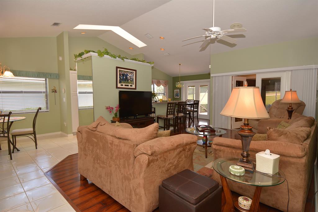 PRESIDENTIAL COVE - Residential