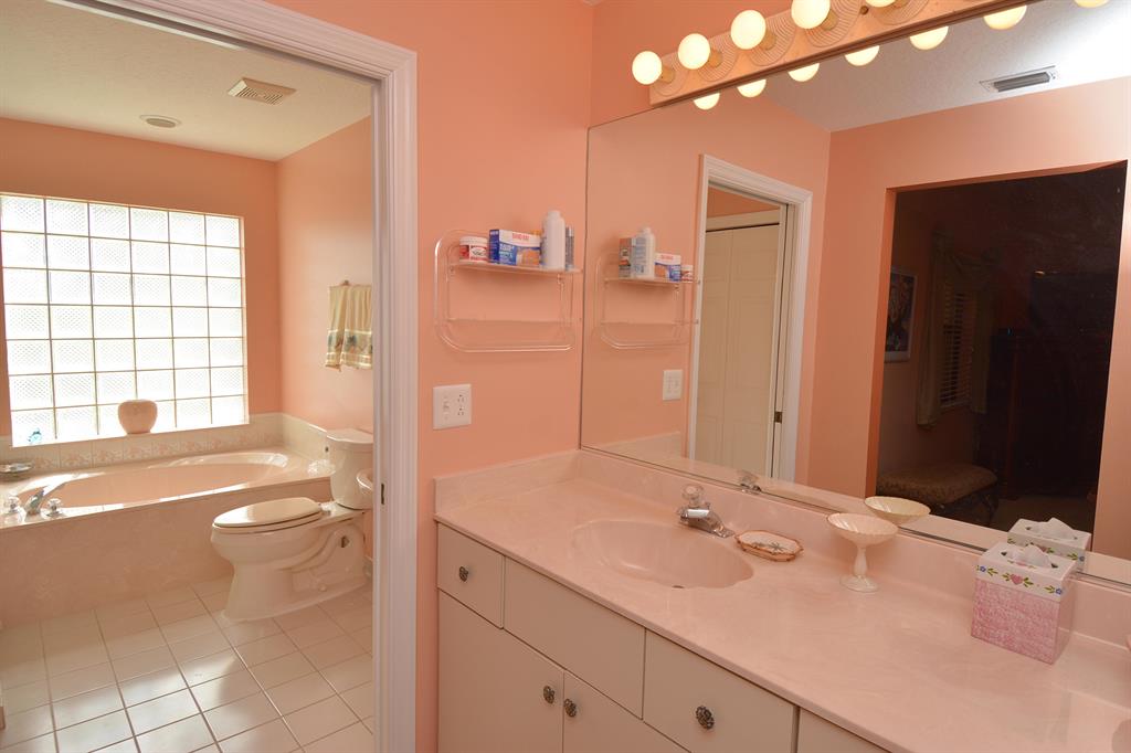 PRESIDENTIAL COVE - Residential