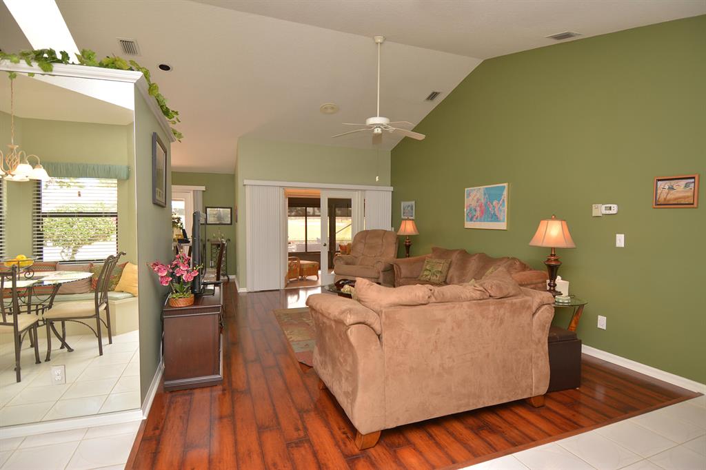 PRESIDENTIAL COVE - Residential