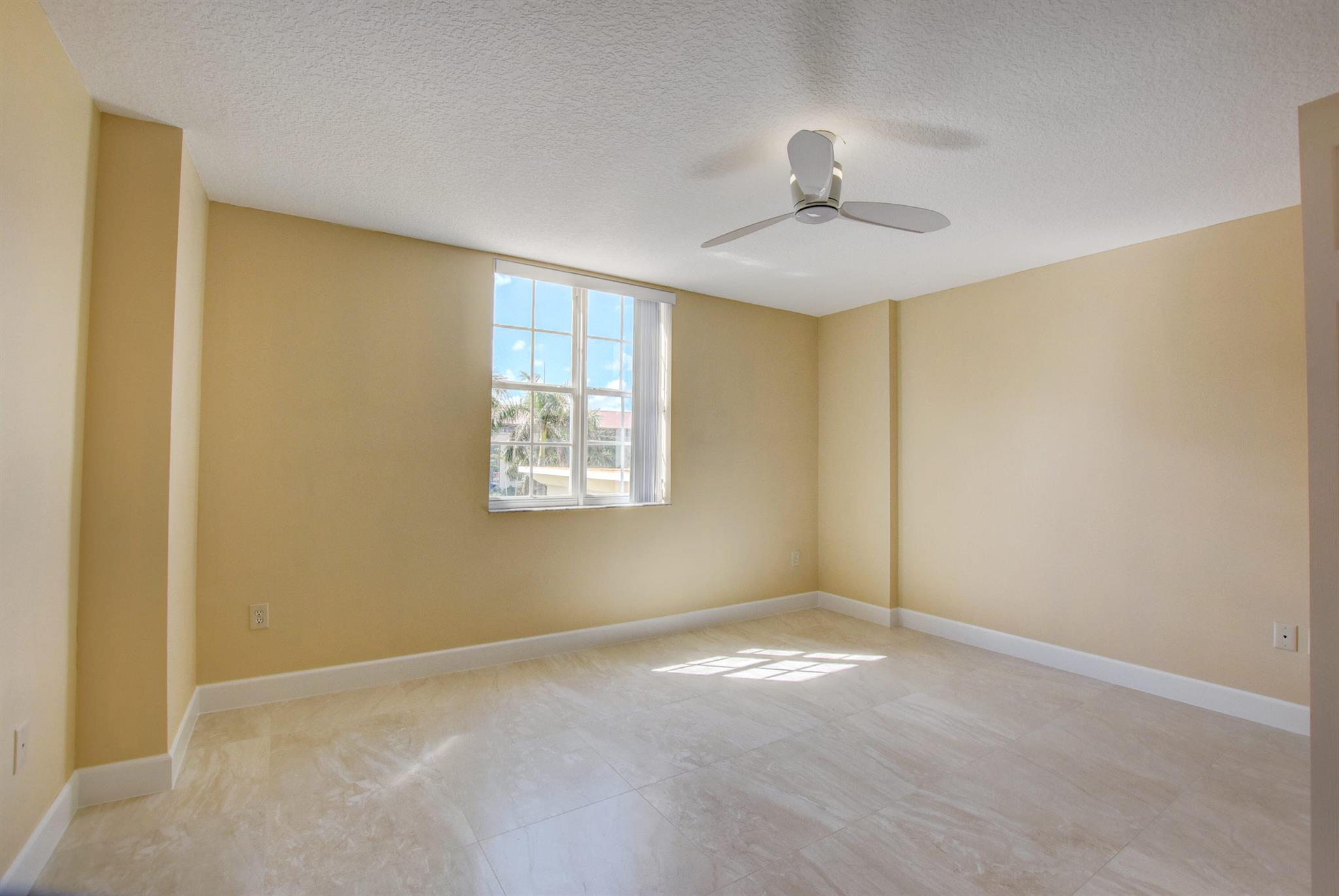 TOWER CONDO AT CITYPLACE - Residential Lease