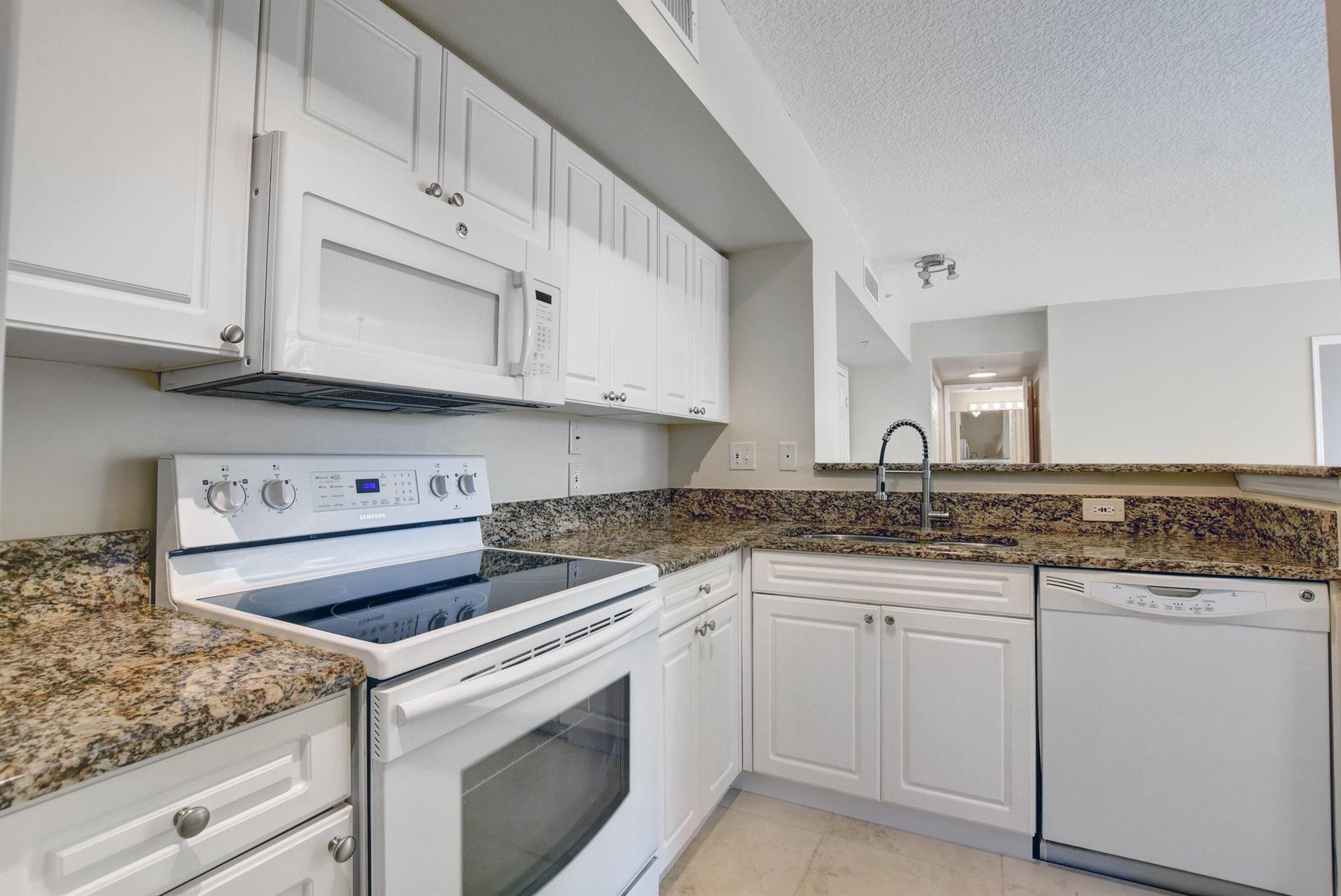 TOWER CONDO AT CITYPLACE - Residential Lease