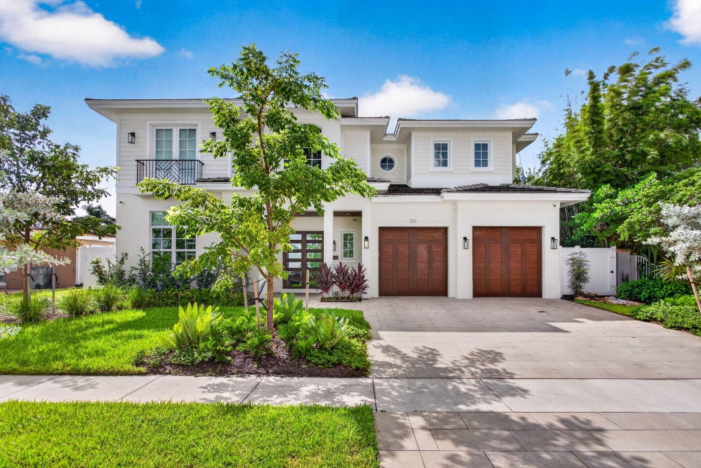 Photo of 310 SE 9TH Court, Pompano Beach, FL 33060 (MLS # B26086649)