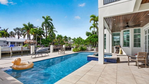 Tiny photo for 310 SE 9TH Court, Pompano Beach, FL 33060 (MLS # B26086649)