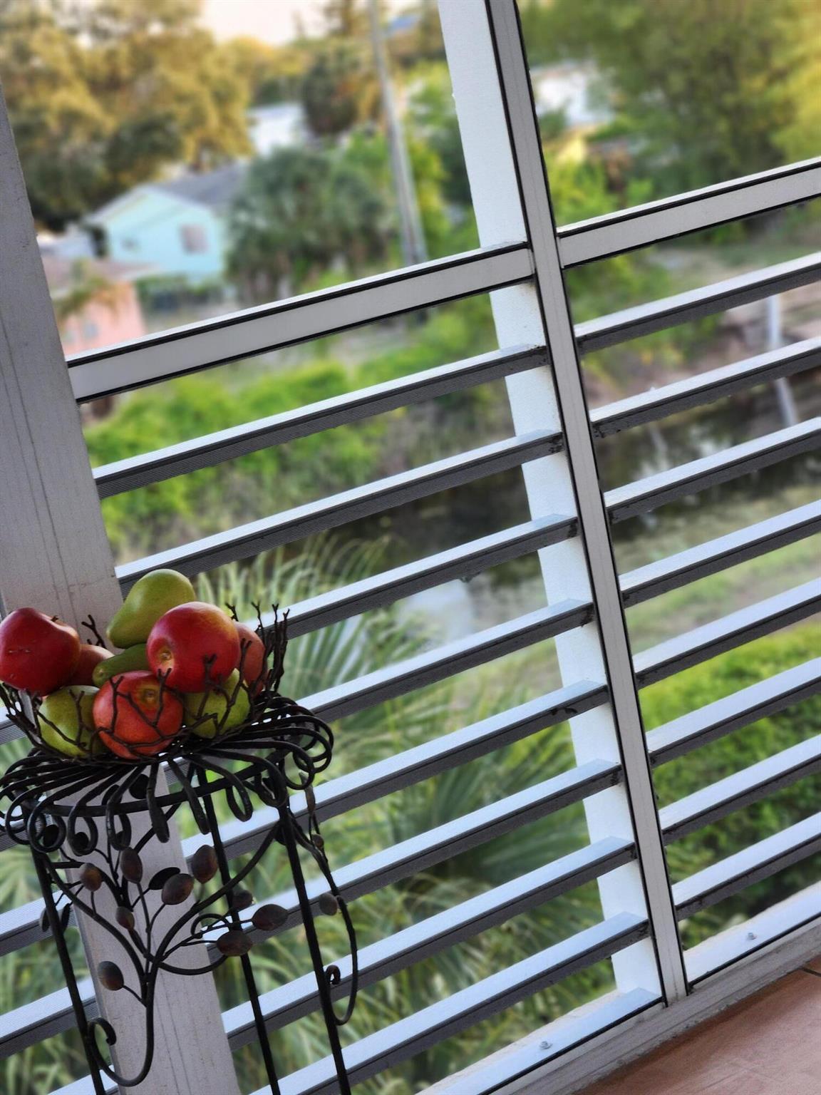 Lake Clarke  Gardens Cond - Residential Lease