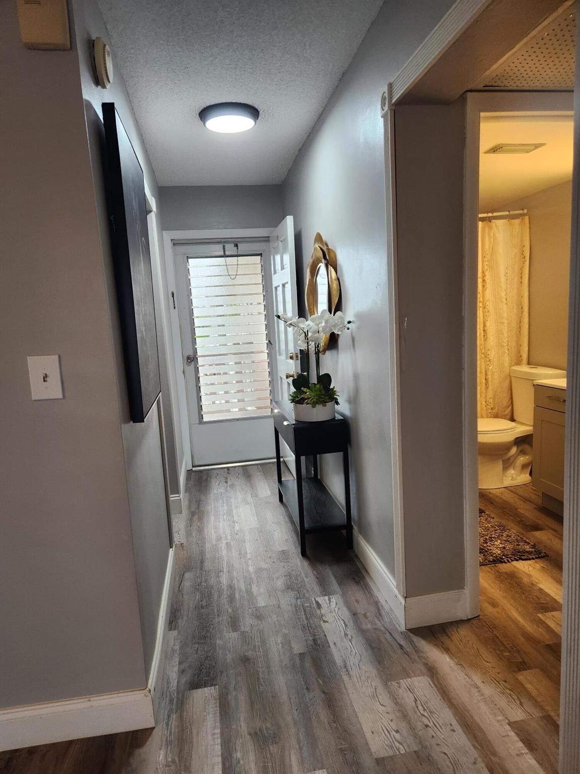 Lake Clarke  Gardens Cond - Residential Lease