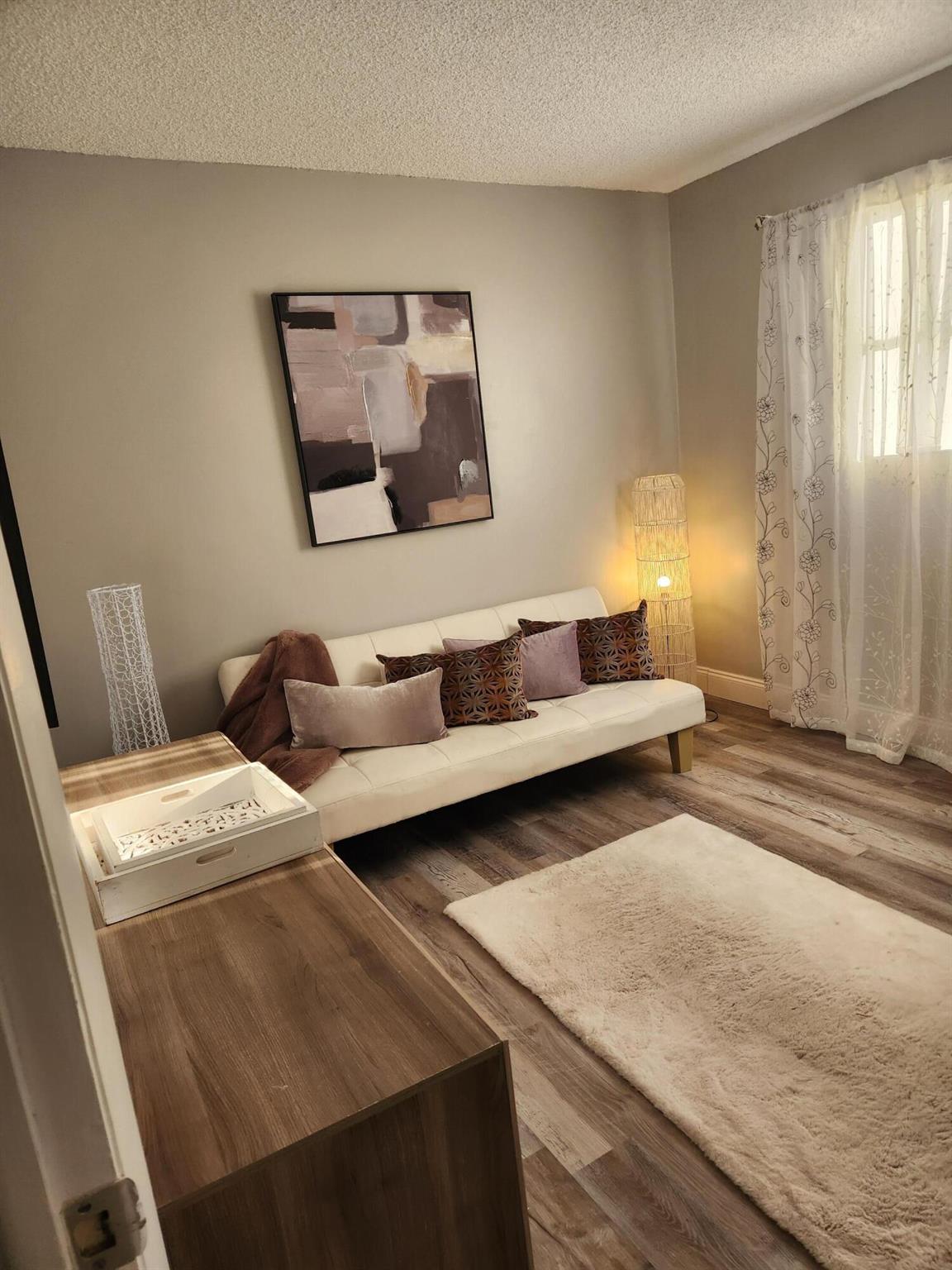 Lake Clarke  Gardens Cond - Residential Lease