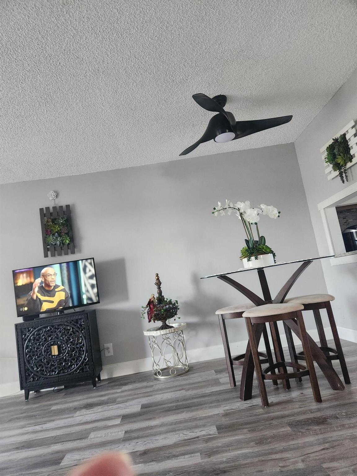 Lake Clarke  Gardens Cond - Residential Lease