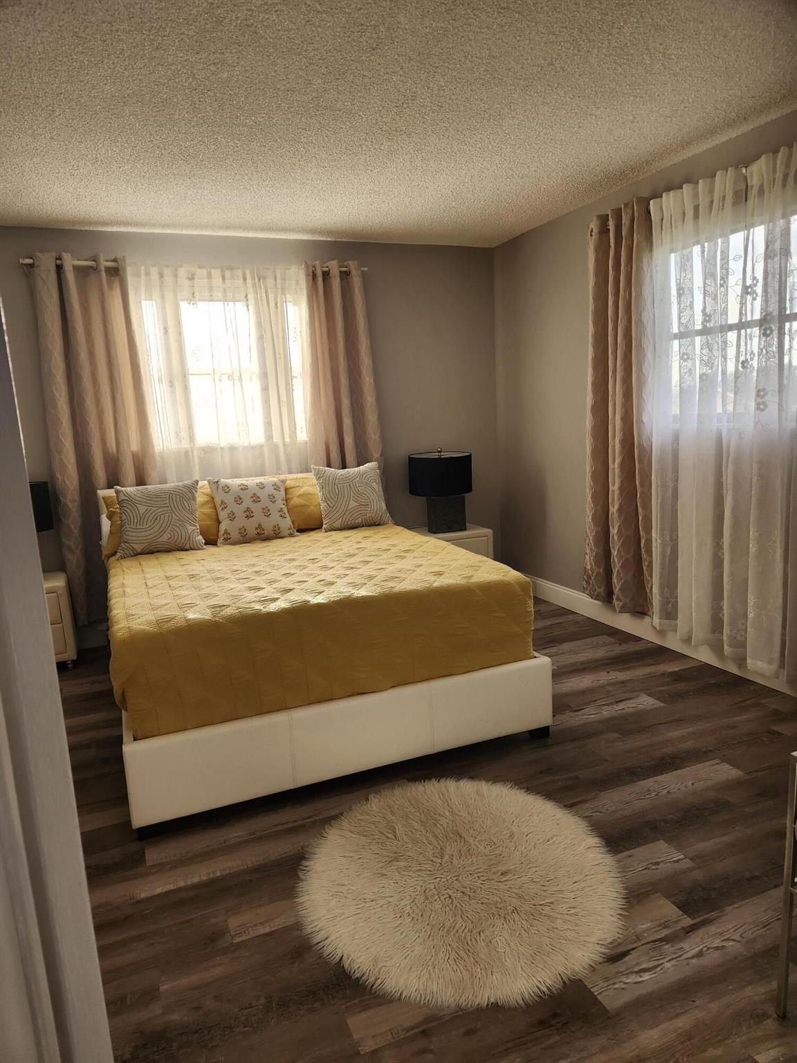 Lake Clarke  Gardens Cond - Residential Lease