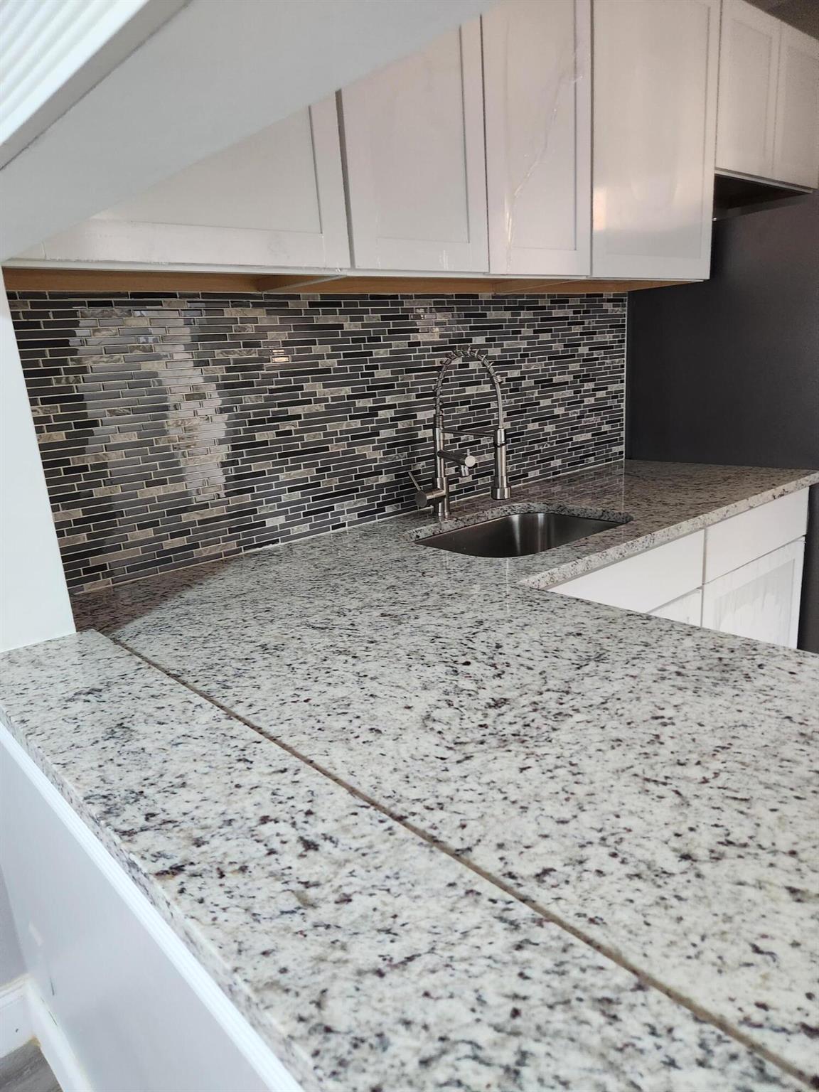 Lake Clarke  Gardens Cond - Residential Lease