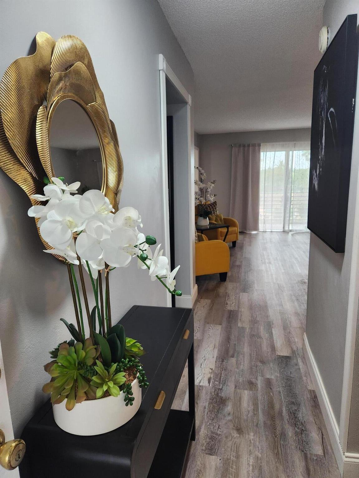 Lake Clarke  Gardens Cond - Residential Lease