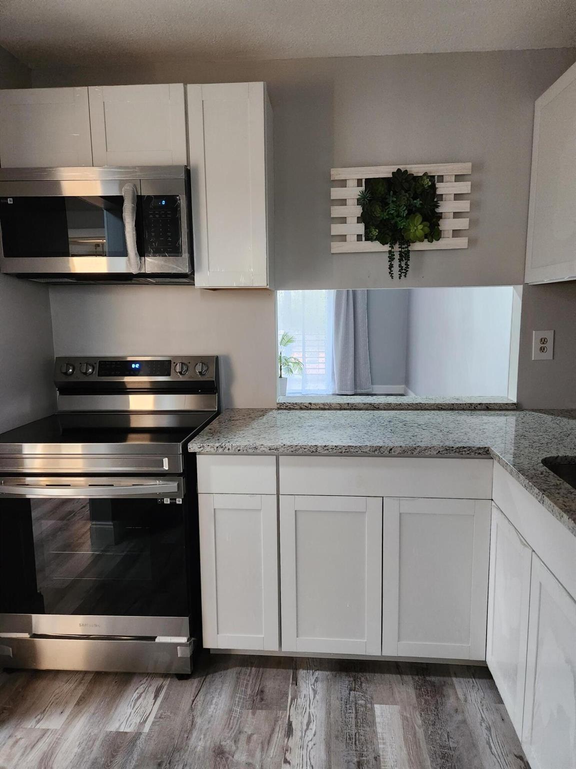 Lake Clarke  Gardens Cond - Residential Lease