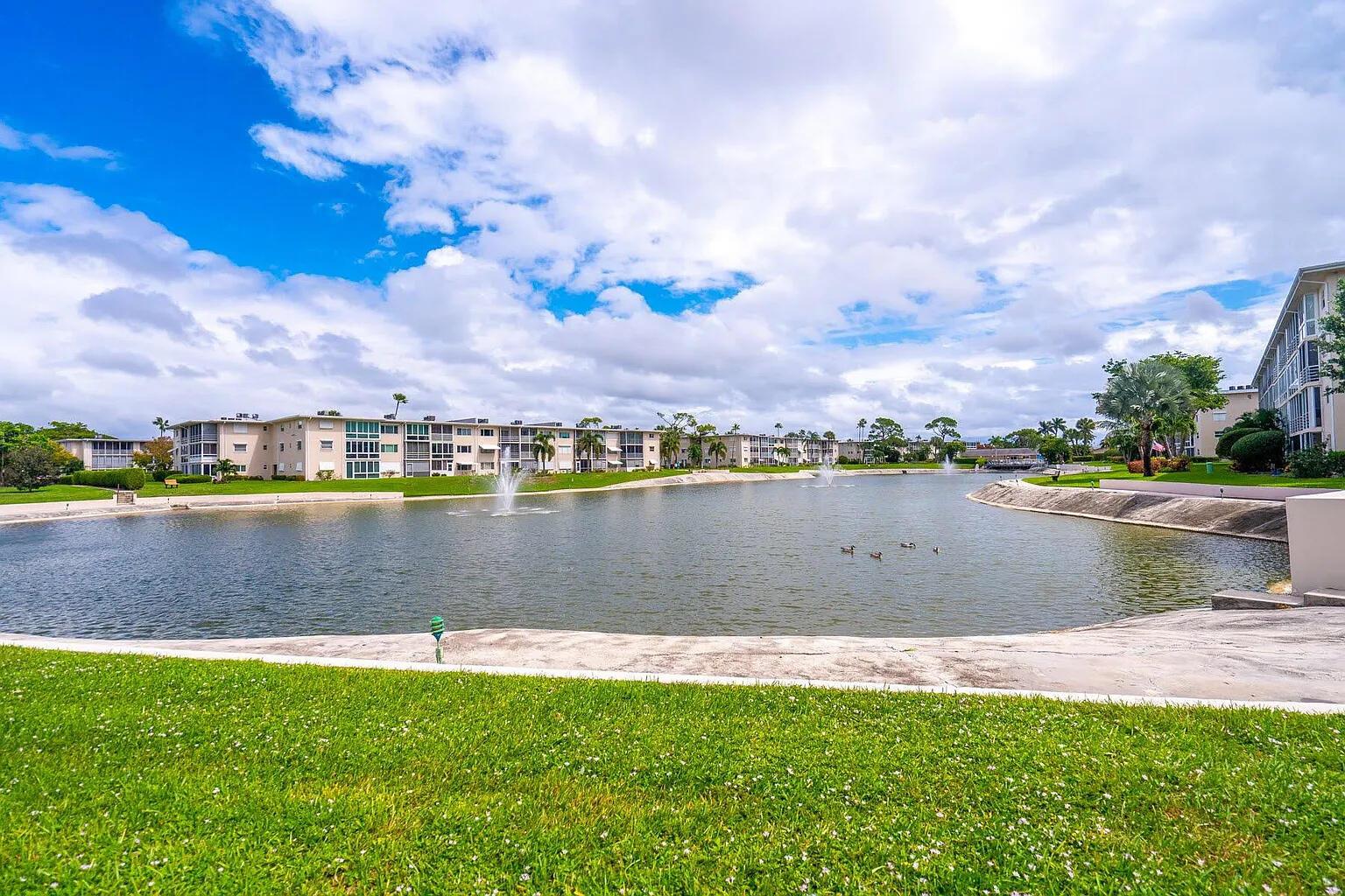 Lake Clarke  Gardens Cond - Residential Lease