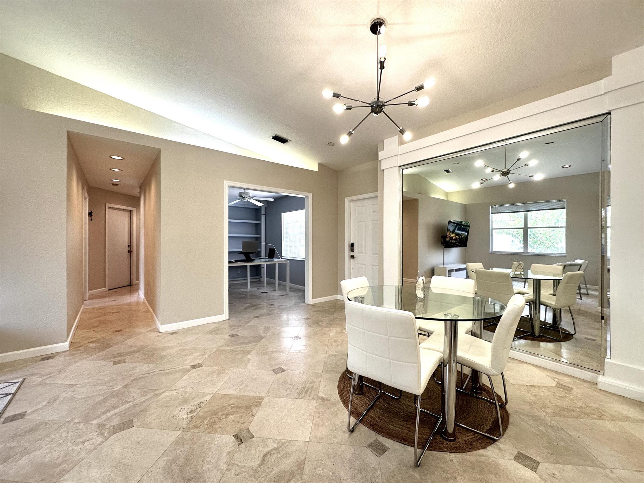 7238 Norwich Lane