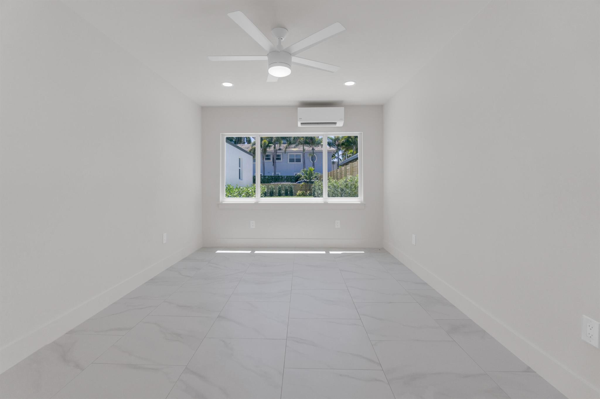 ESTS OF SOUTH PALM BEACH - Residential