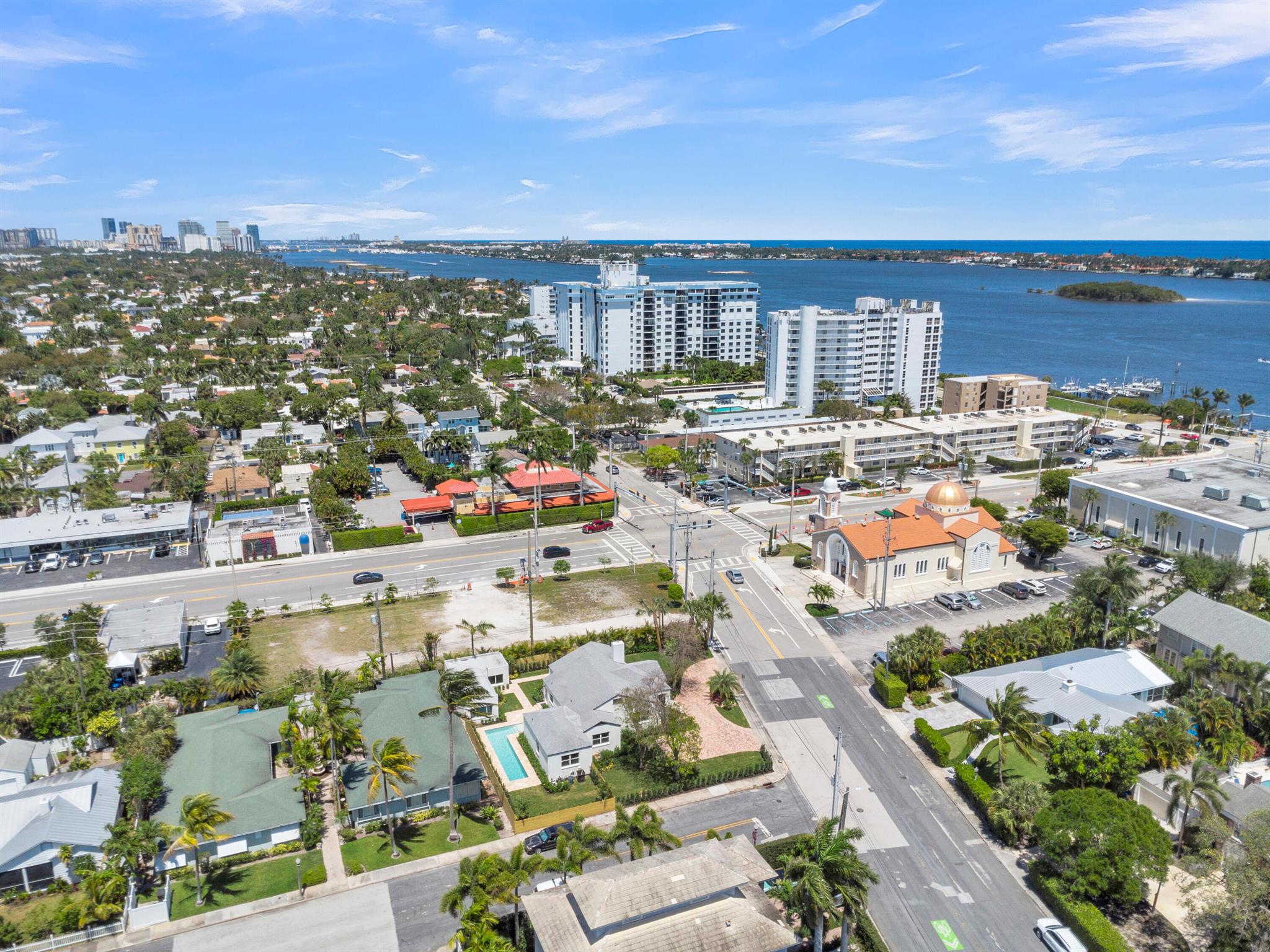 ESTS OF SOUTH PALM BEACH - Residential