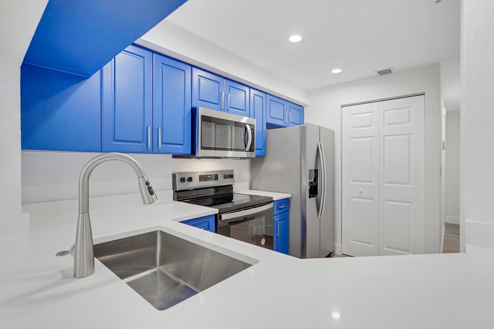 2724 ANZIO Court 305
