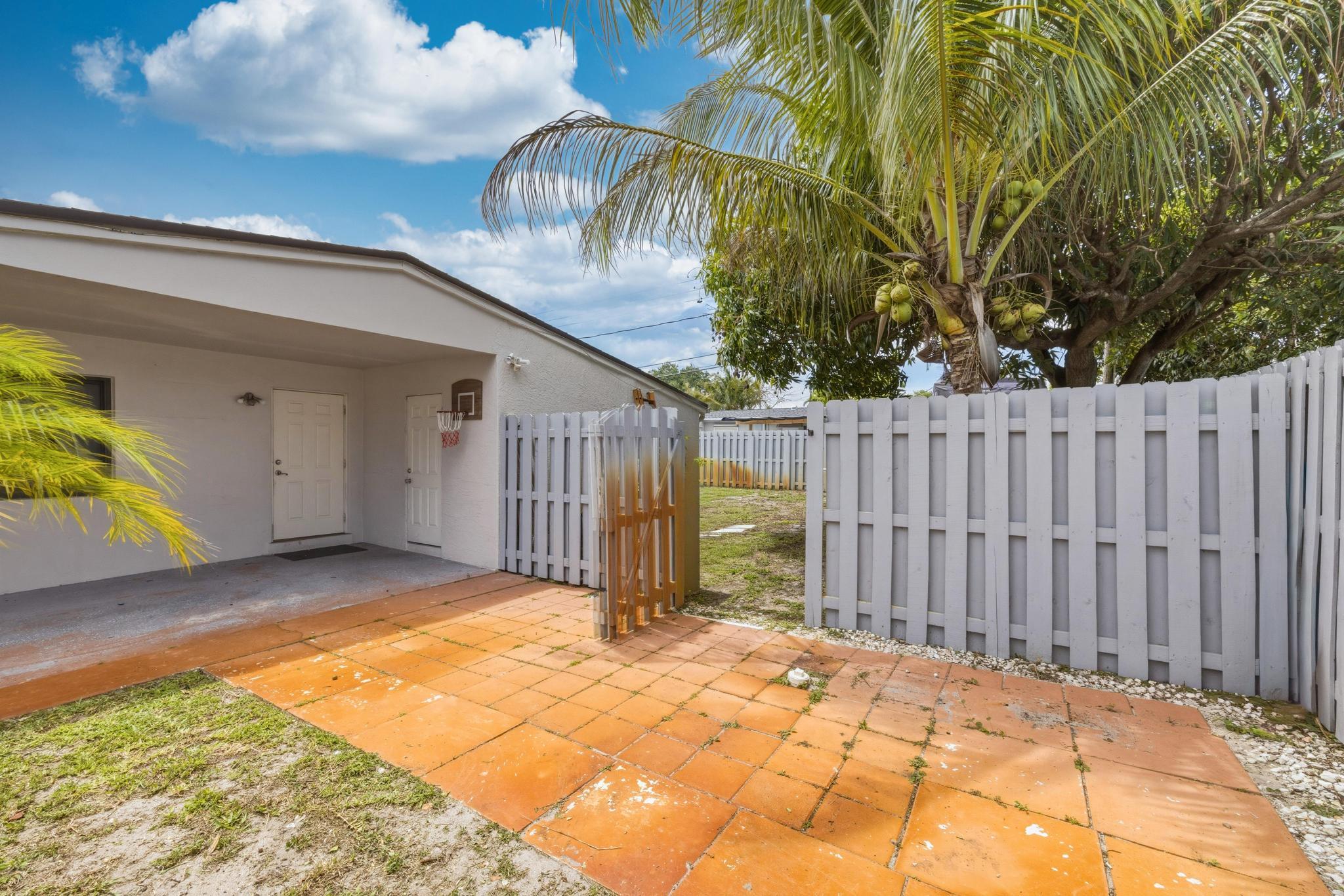 COLLIER MANOR 5TH ADD - Residential