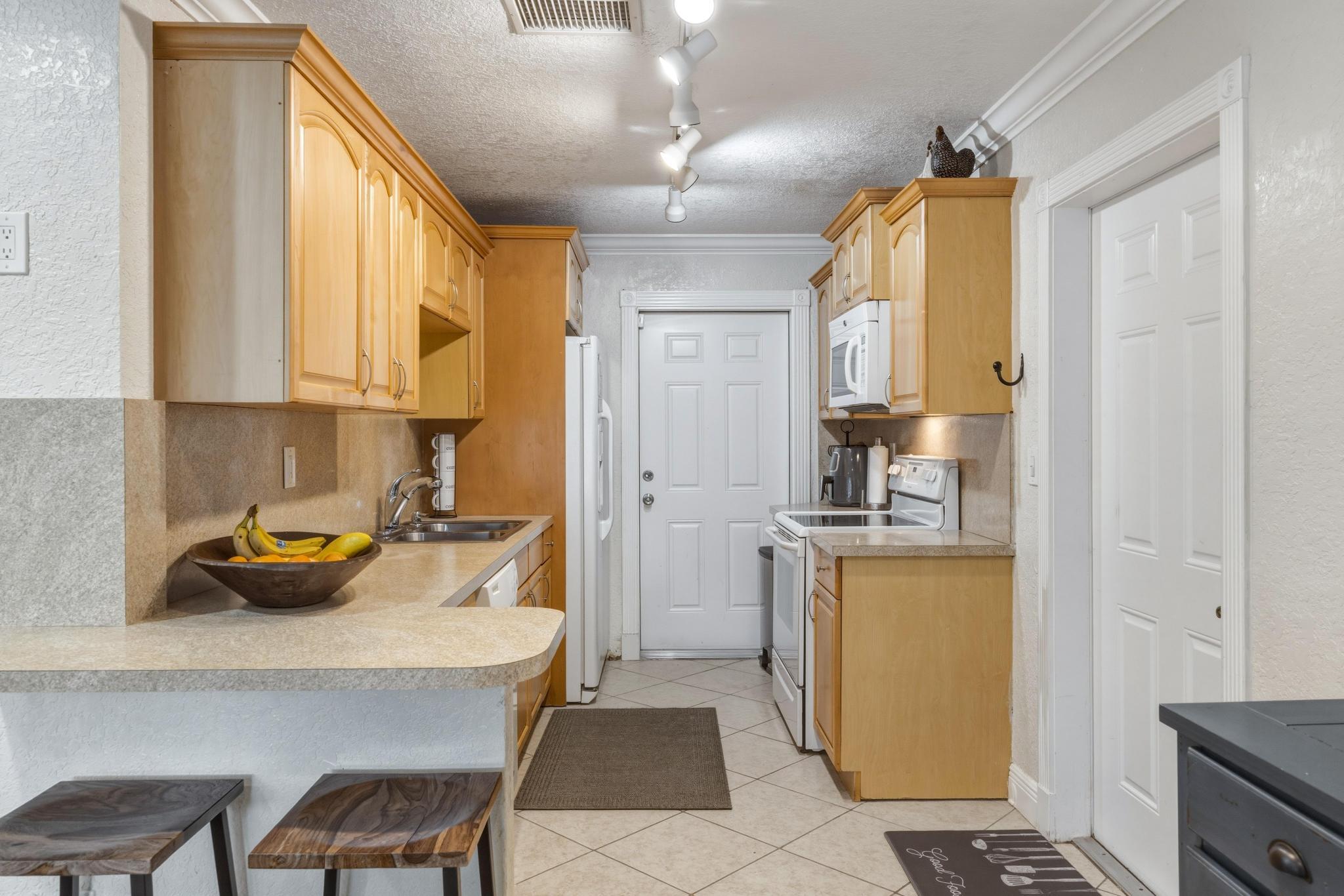 COLLIER MANOR 5TH ADD - Residential