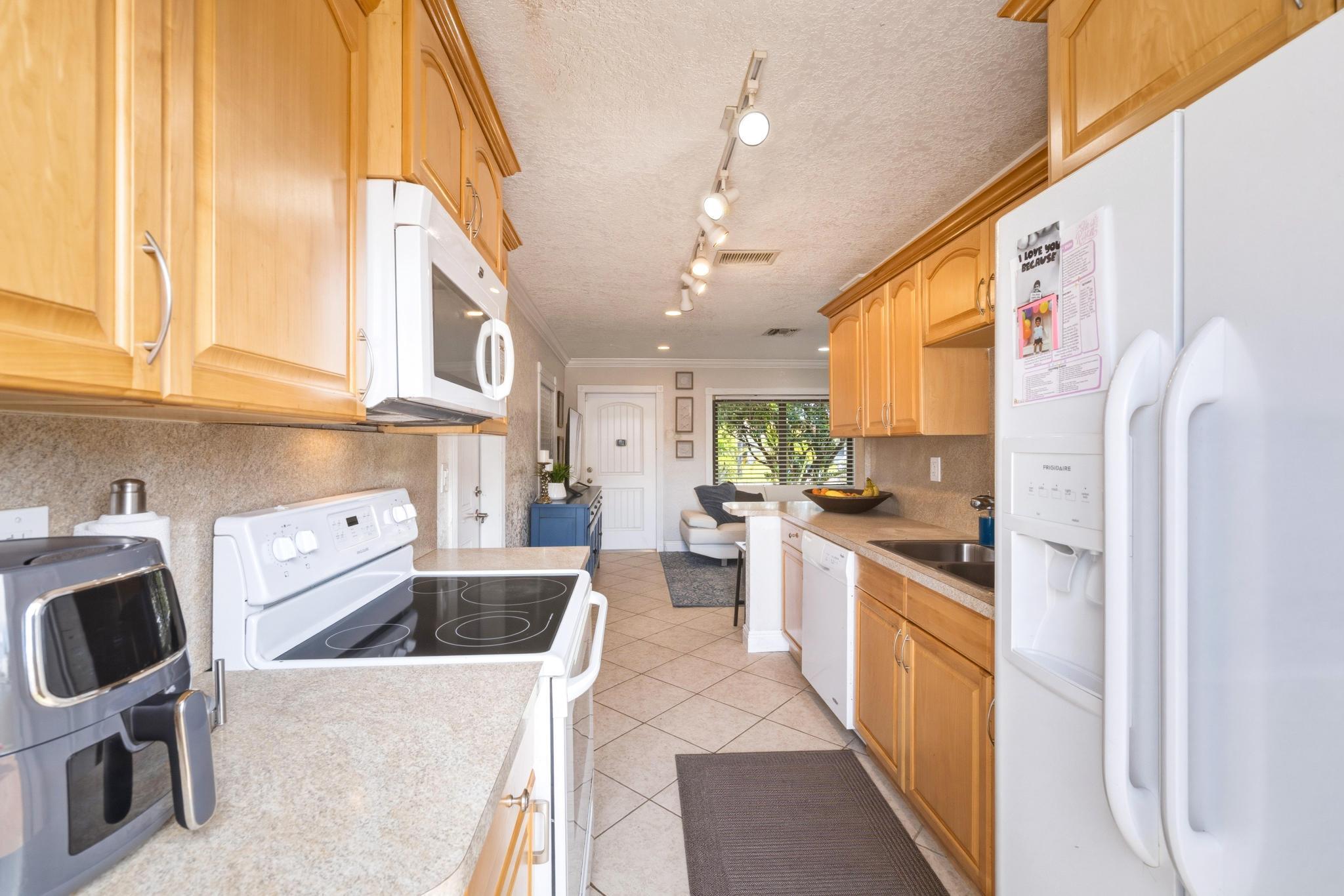 COLLIER MANOR 5TH ADD - Residential