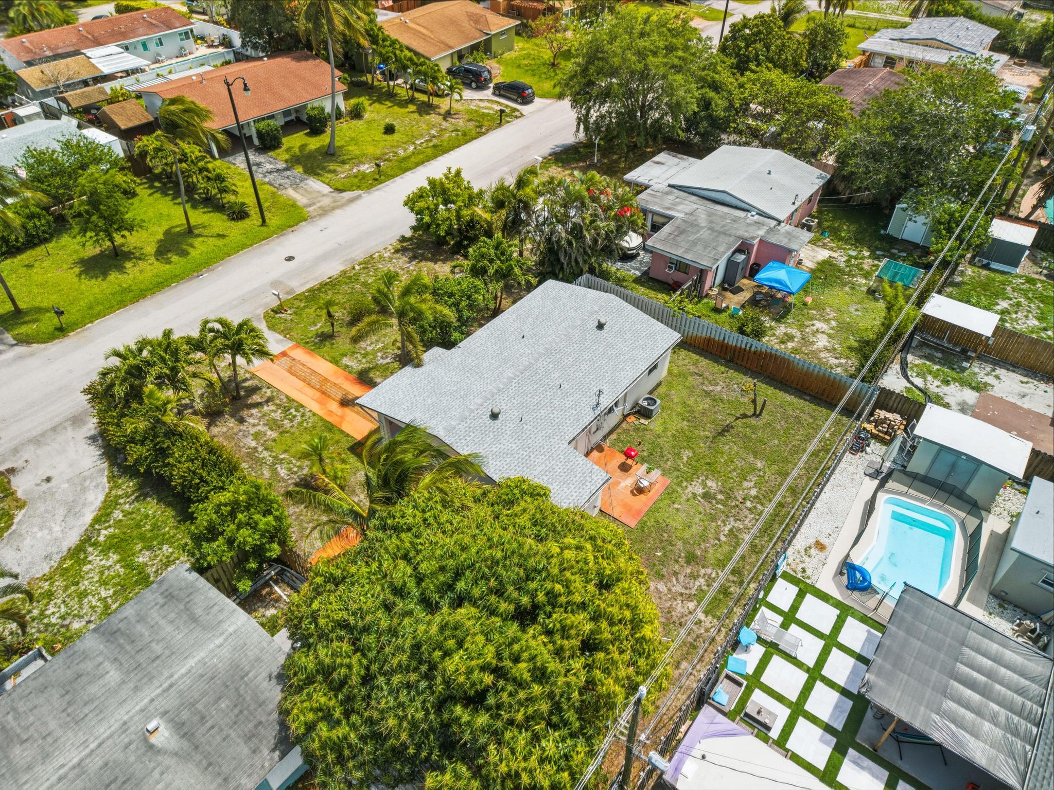 COLLIER MANOR 5TH ADD - Residential