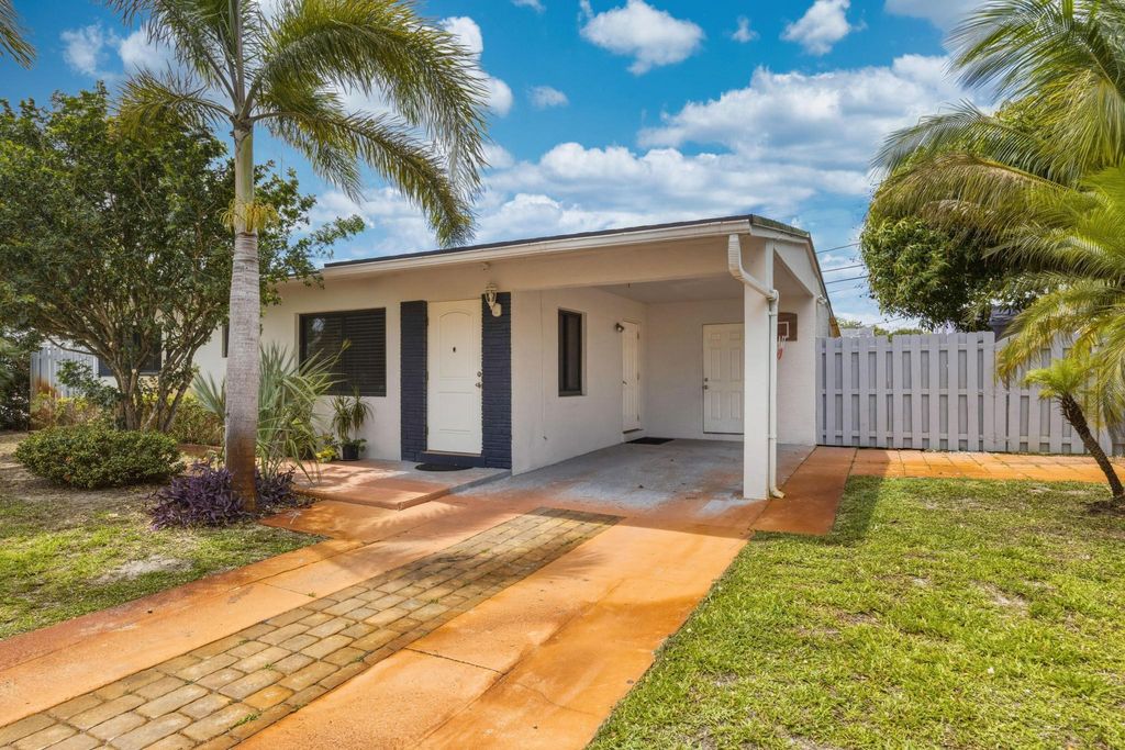 Photo of 3361 NE 13th Terrace, Pompano Beach, FL 33064 (MLS # B26014836)