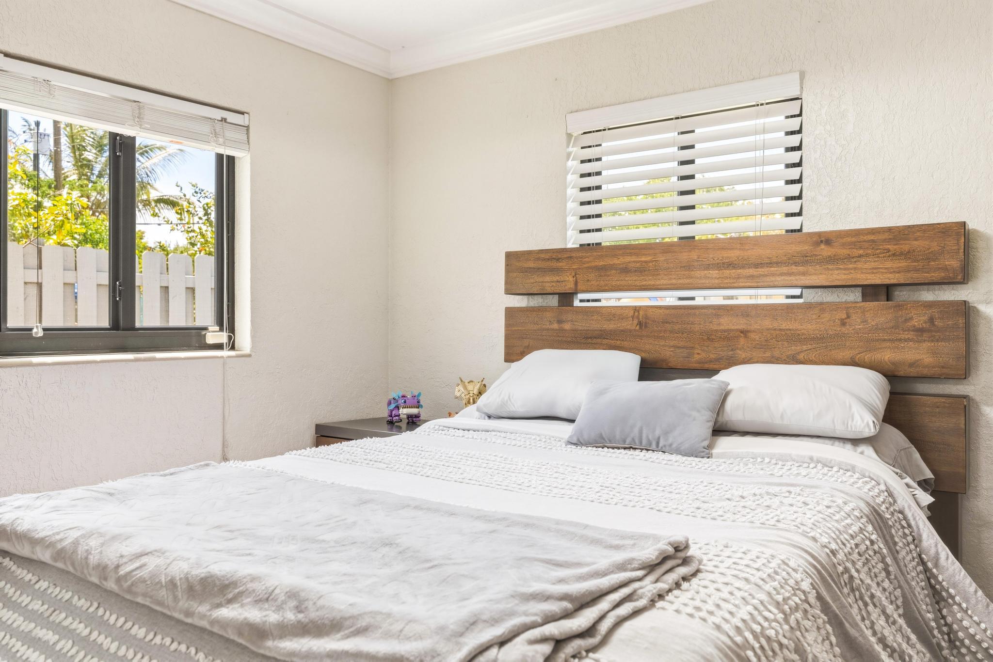 COLLIER MANOR 5TH ADD - Residential