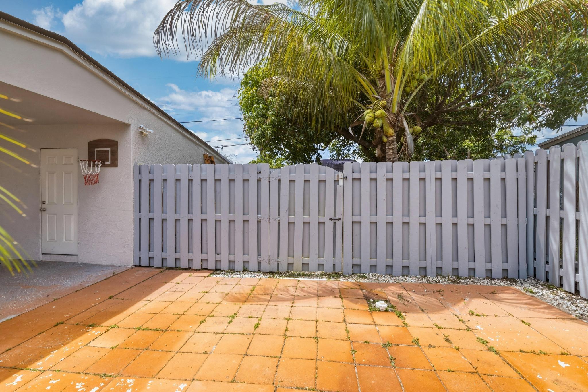 COLLIER MANOR 5TH ADD - Residential