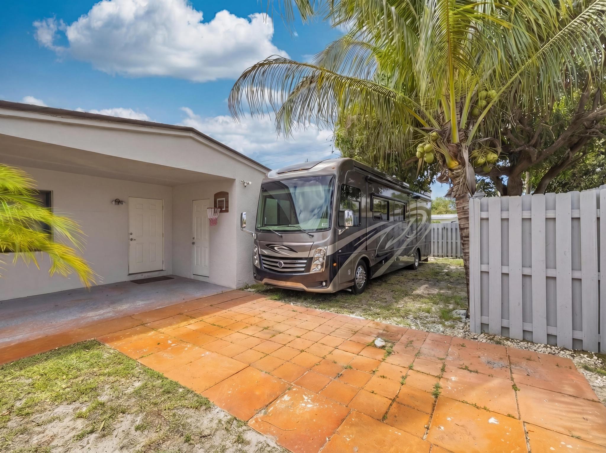 COLLIER MANOR 5TH ADD - Residential