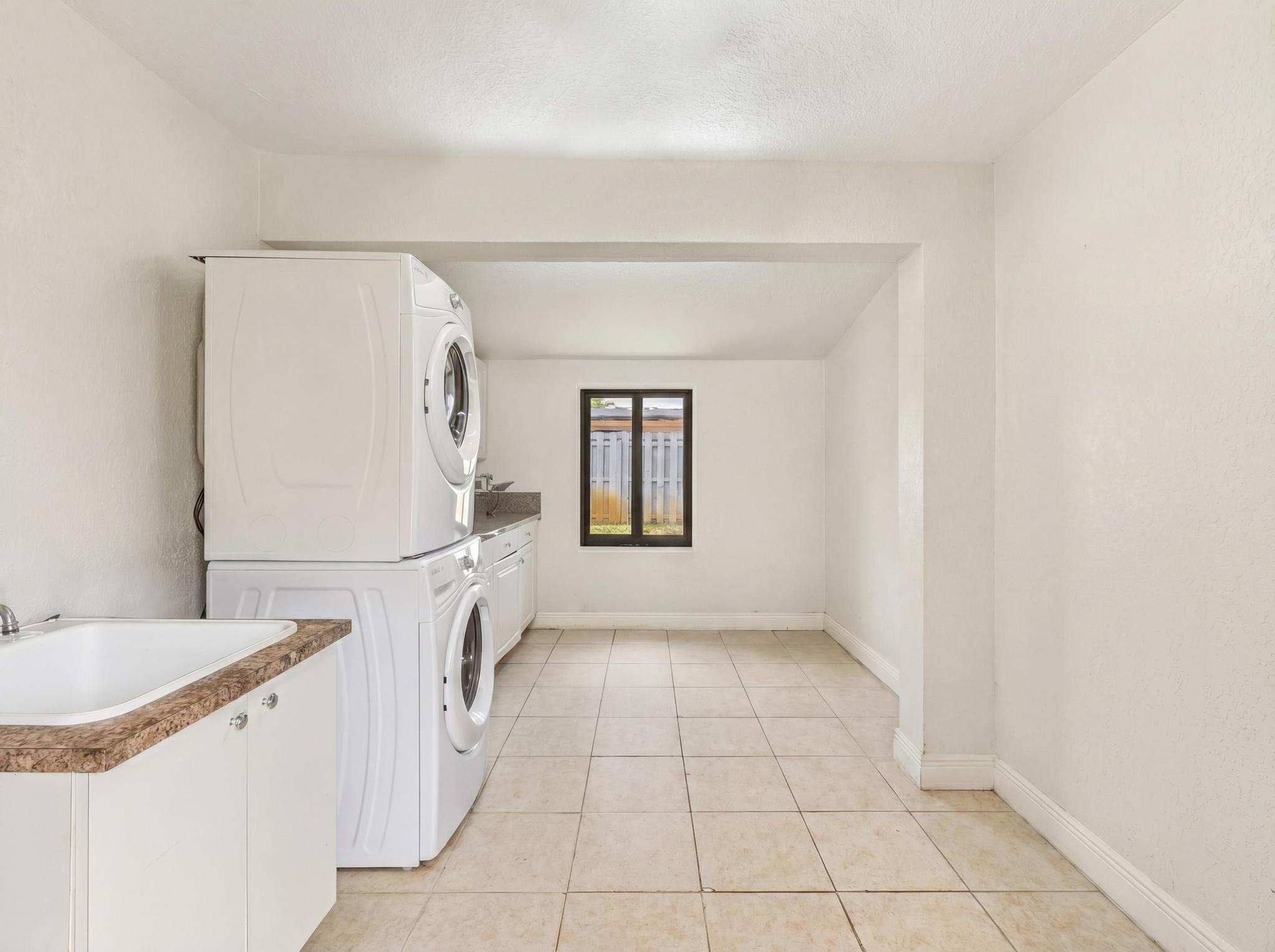 COLLIER MANOR 5TH ADD - Residential