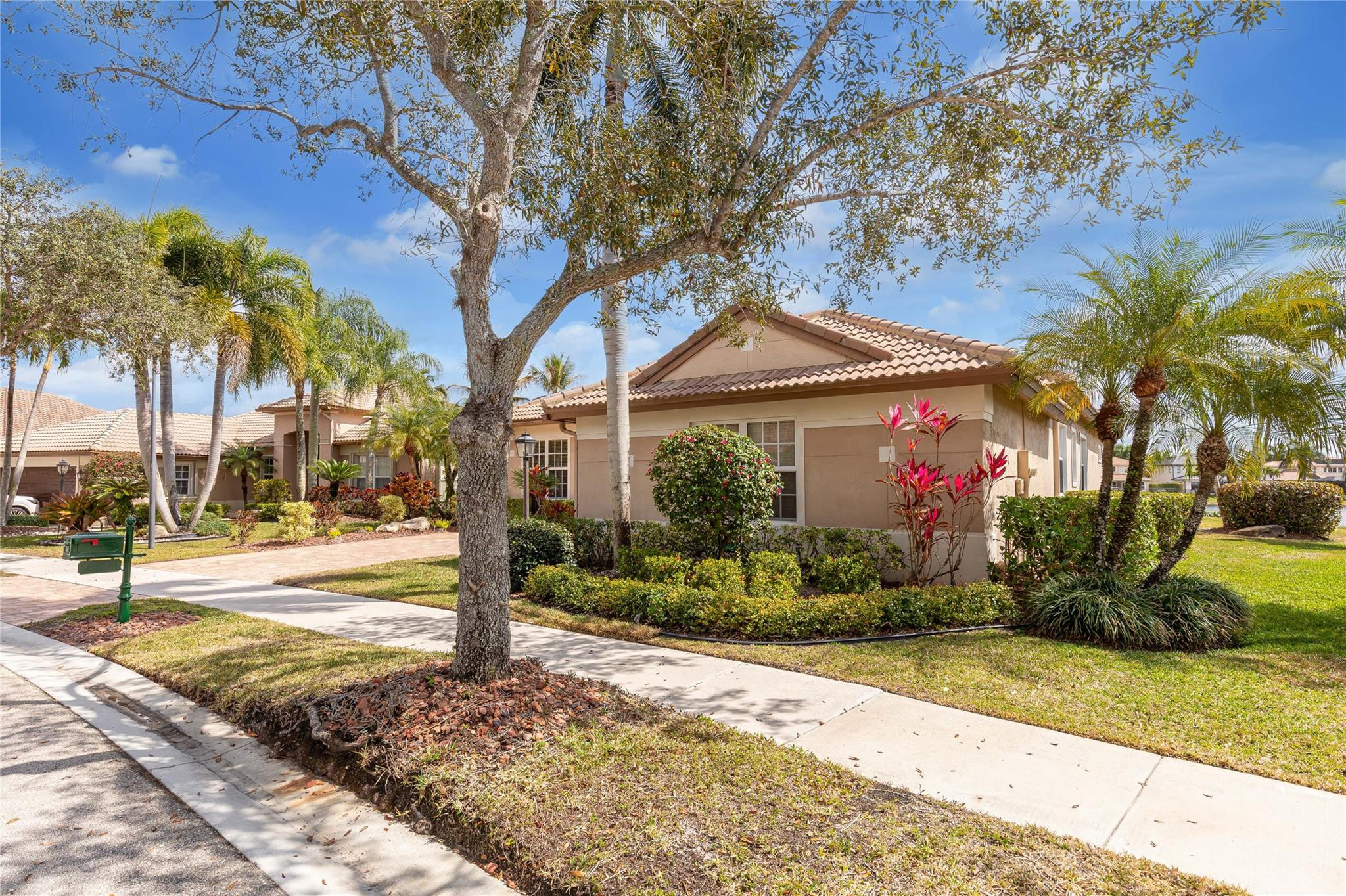 Parkland Isles 164-42 B - Residential