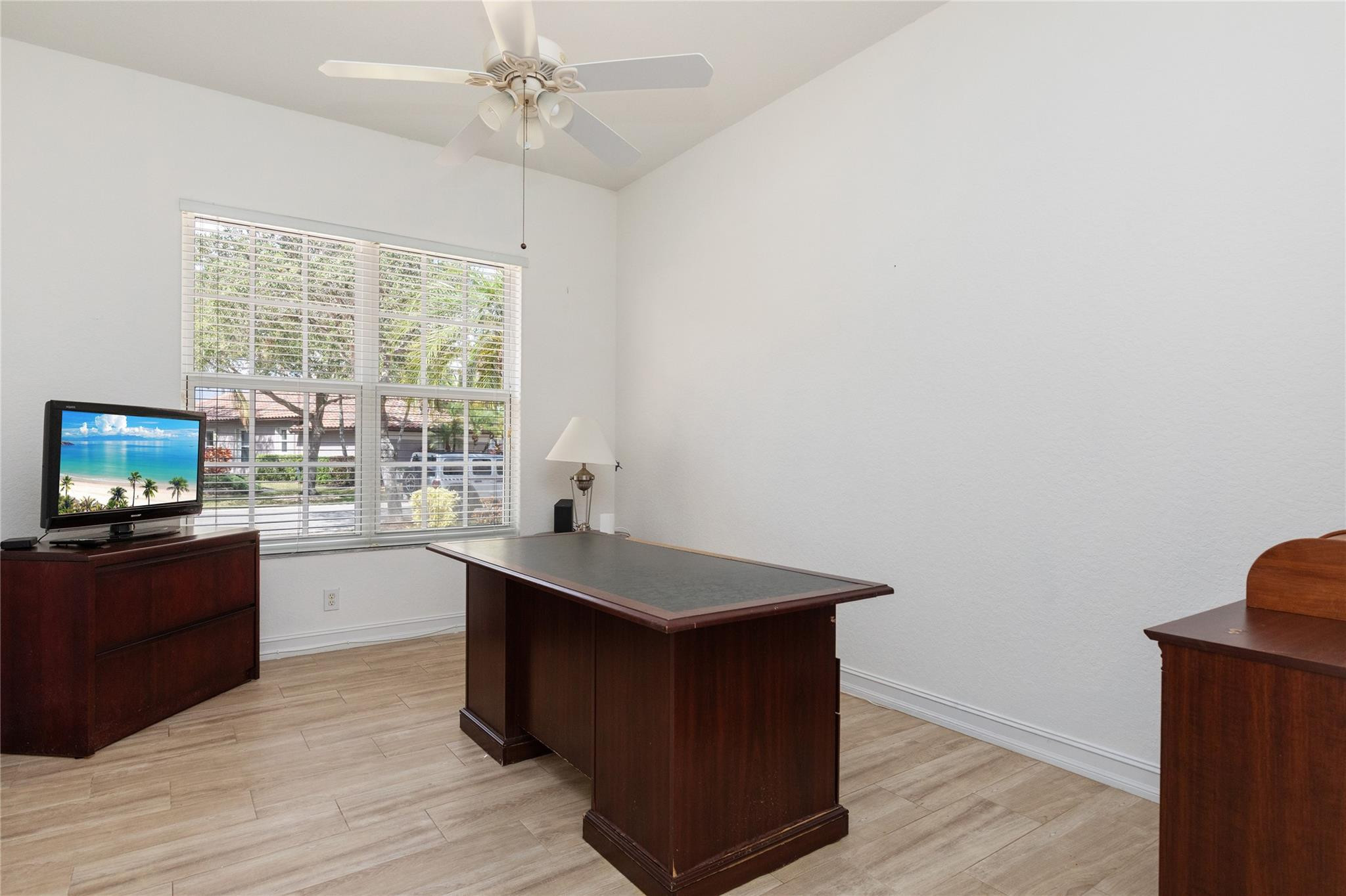 Parkland Isles 164-42 B - Residential