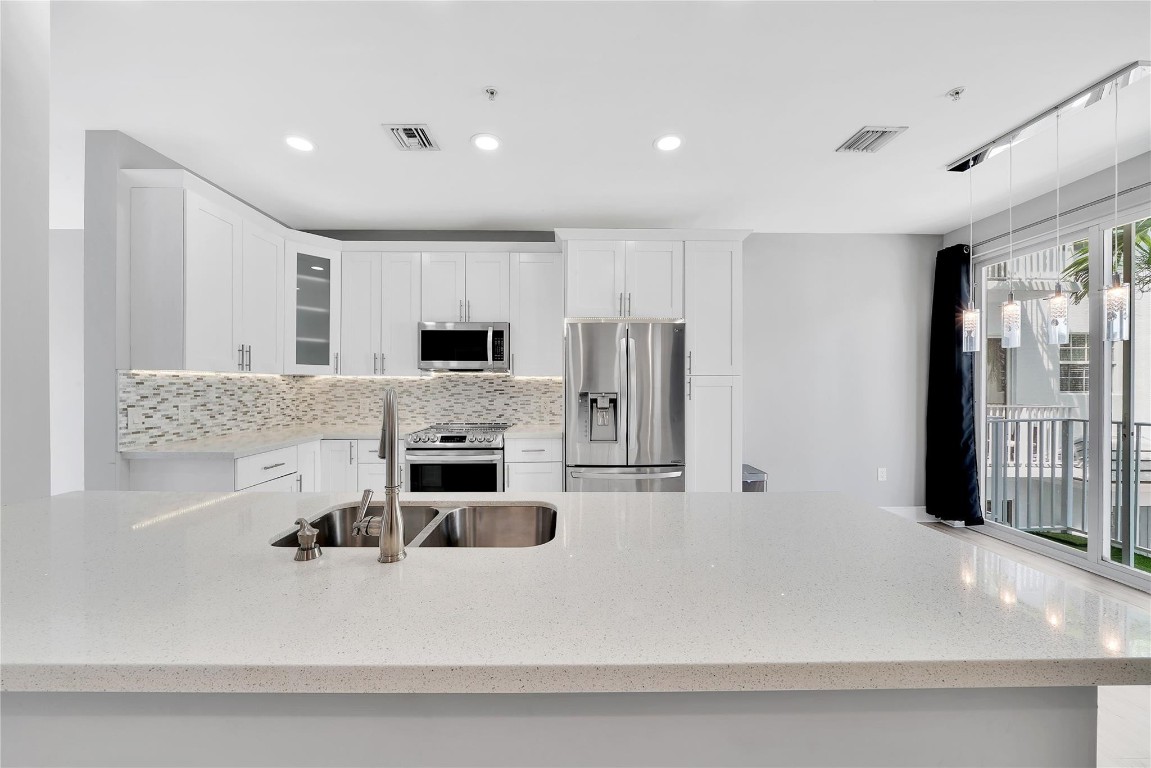 HIGHLAND ESTATES - Residential