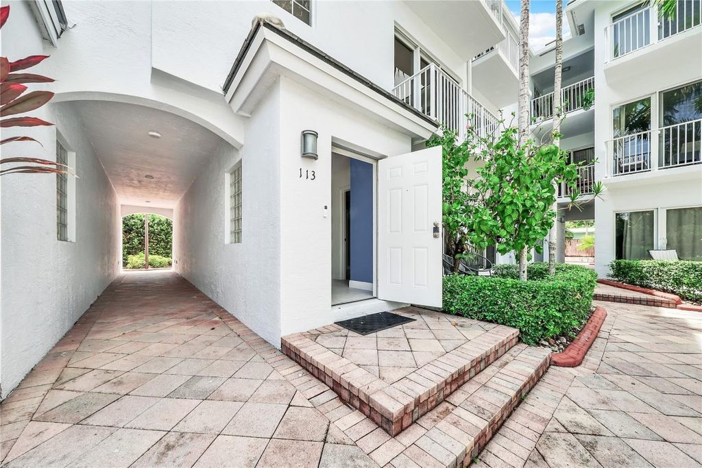 Photo of 2725 NE 8 Avenue #113, Wilton Manors, FL 33334 (MLS # F10539731)