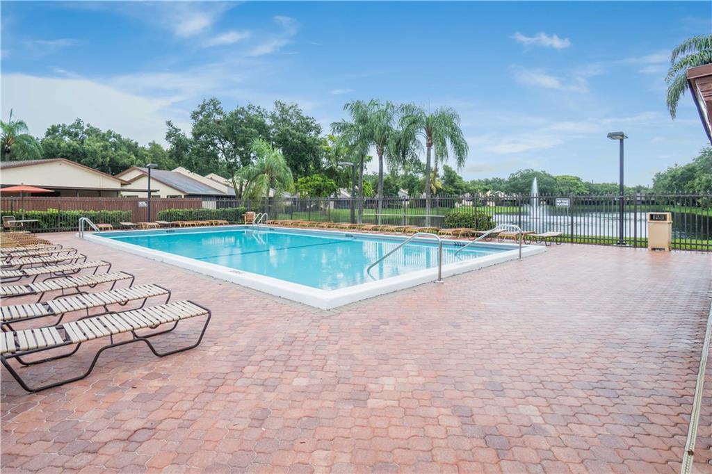 East Lakes Townhomes - Residential