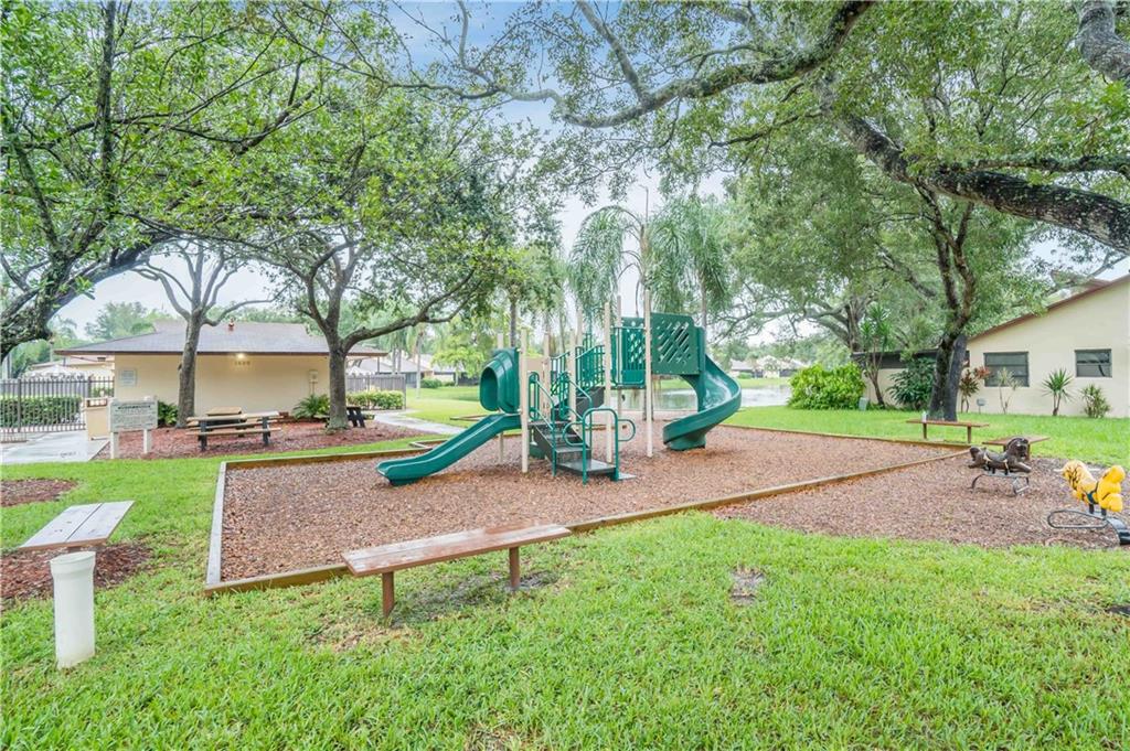 East Lakes Townhomes - Residential