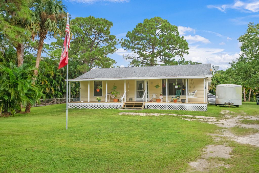 Photo of 9629 150th Court N, Jupiter, FL 33478 (MLS # R11019480)
