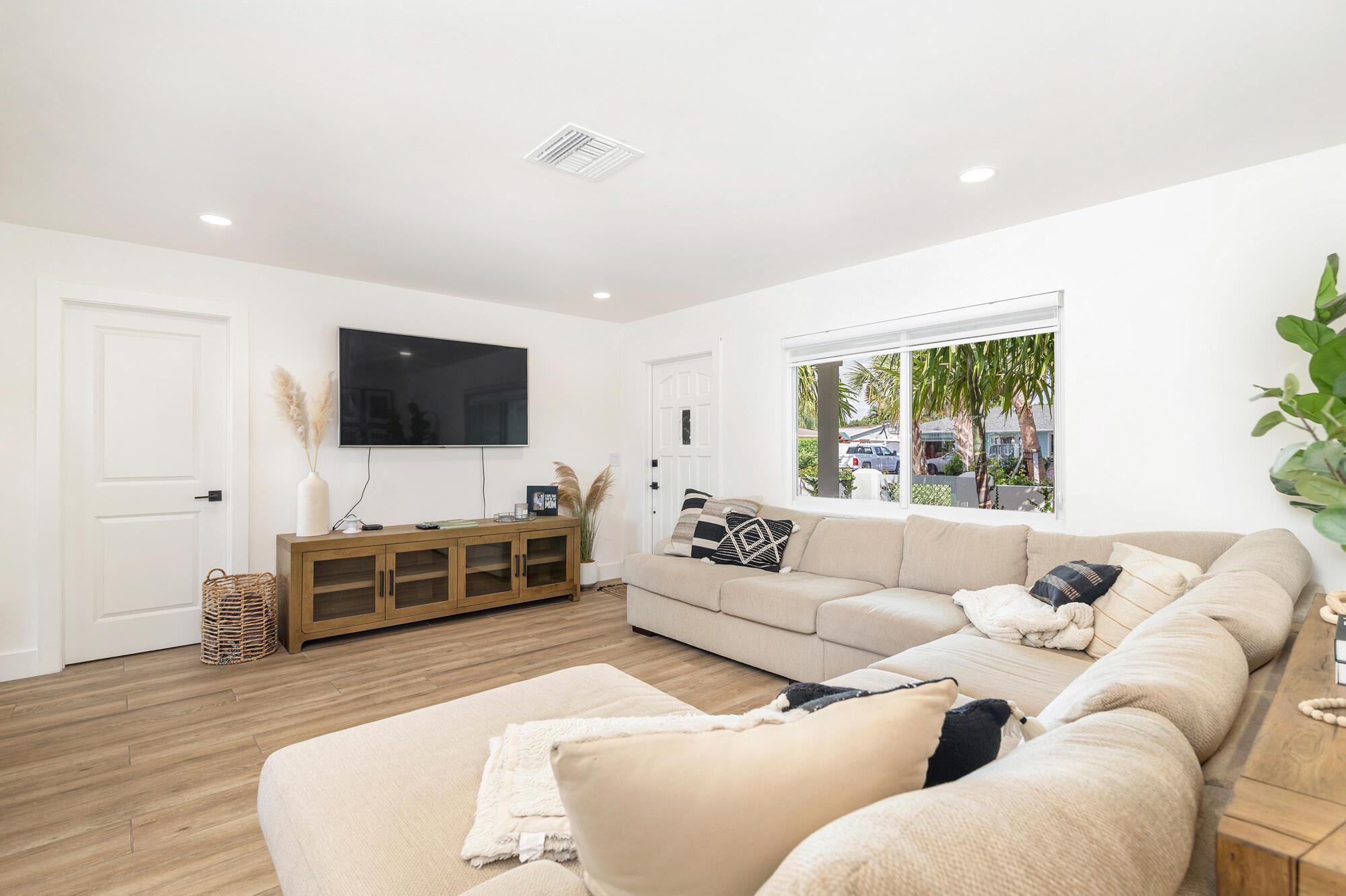 PALM RIDGE ESTATES 1 - Residential