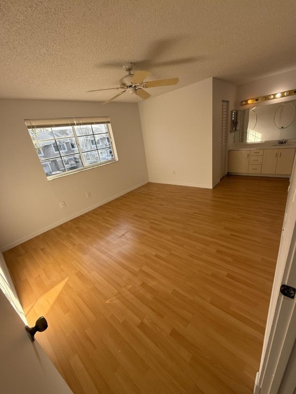 FLAMINGO GARDENS - Residential